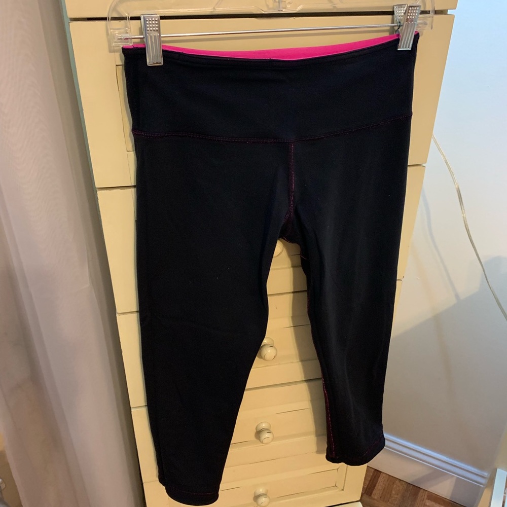 Lululemon rare reversible crops